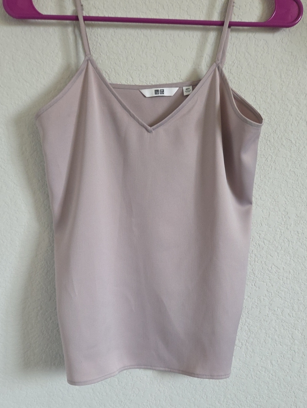 Uniqlo Light Mauve Satin V-Neck Camisole Cami Top Size XXS